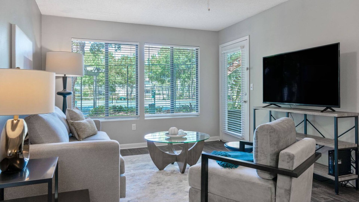Sarasota Apartment | Modern Apartment in Prime Location (ID5256X87)