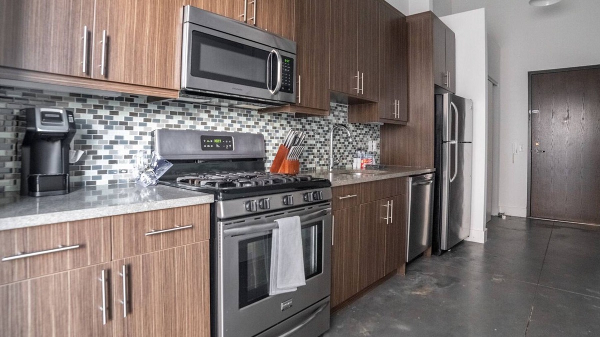 Ampere Apartment | Modern Apartment in Prime Location (ID9610X26)