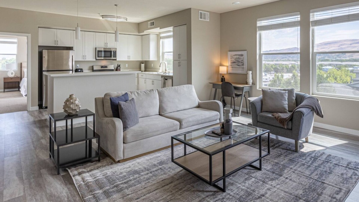 Sparks Apartment | Modern Apartment in Prime Location (ID7328X47)
