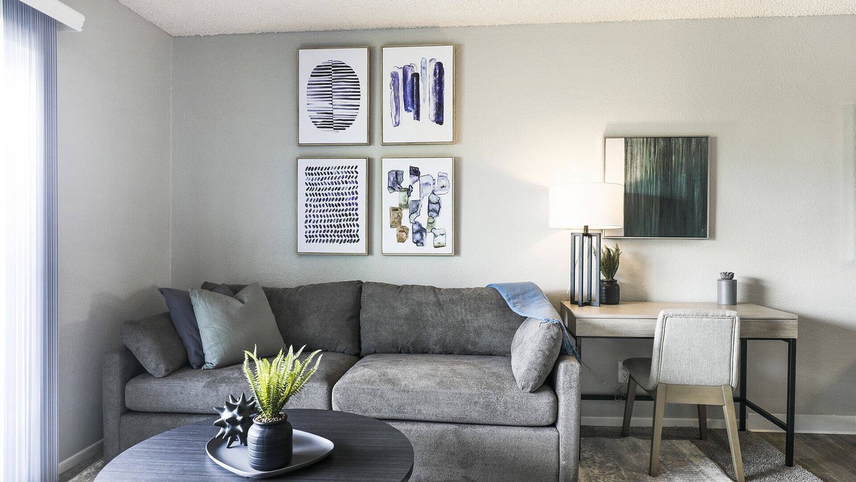 Tucson Apartment | Modern Apartment in Prime Location (ID9969X04)