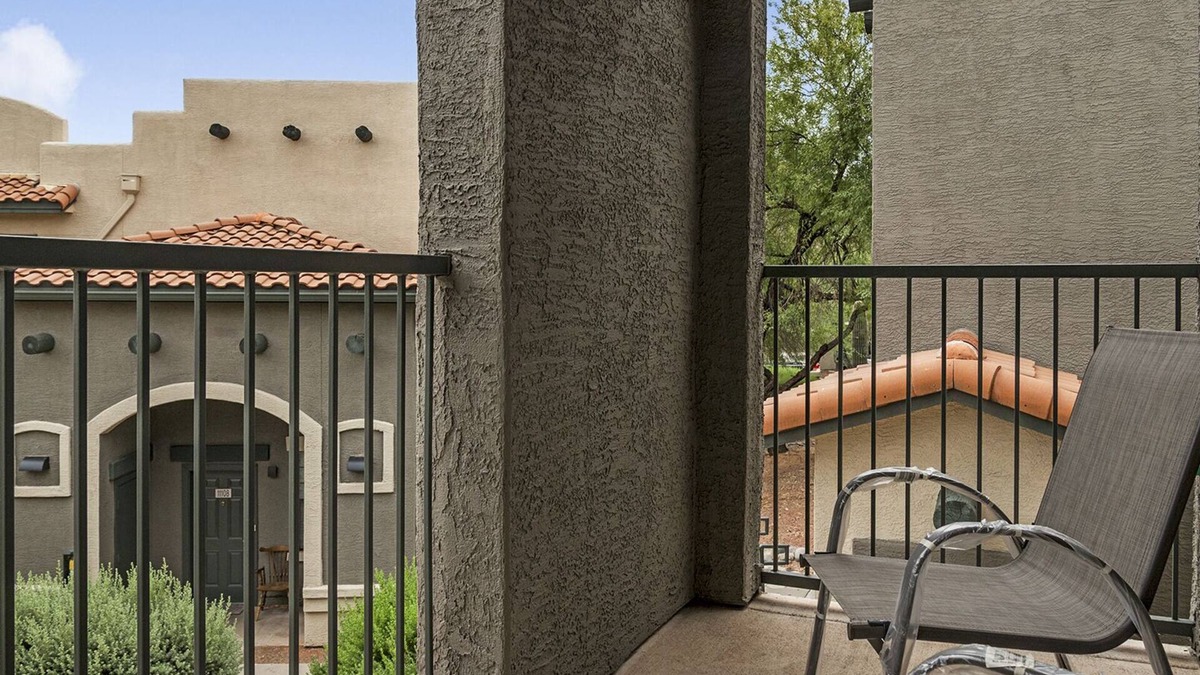 Tucson Apartment | Modern Apartment in Prime Location (ID1390X000)