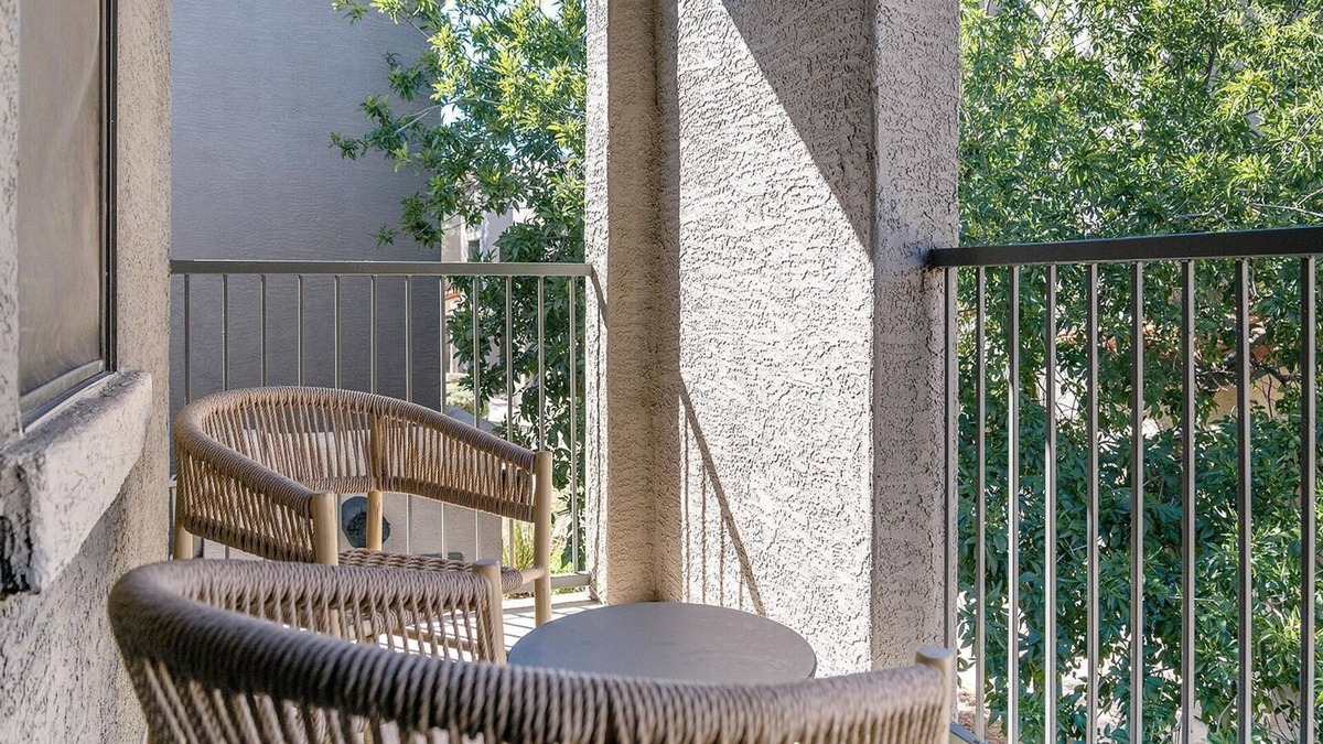 Tucson Apartment | Modern Apartment in Prime Location (ID1401X027)