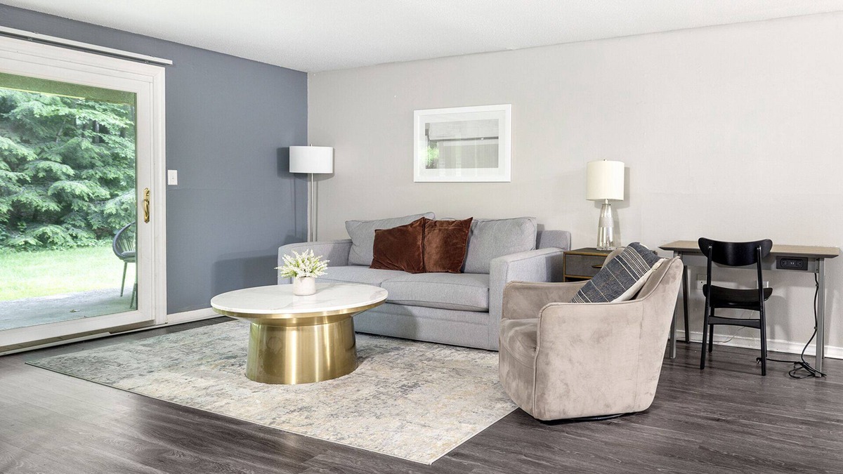 Avon Apartment | Modern Apartment in Prime Location (ID7450X1)