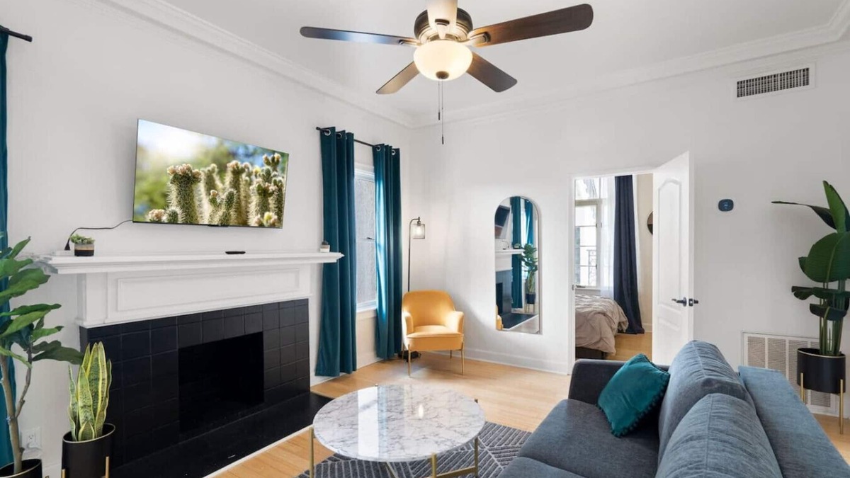 Downtown Phoenix Apartment | Modern Apartment in the Heart of Phoenix (2)