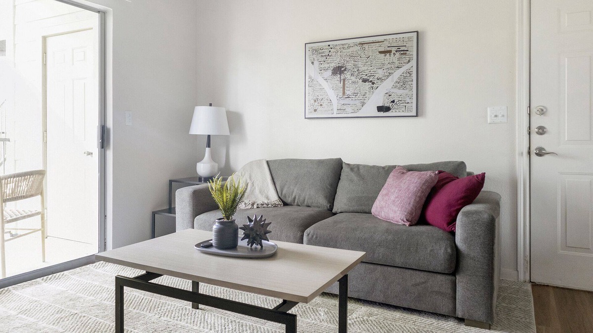 Highlands - Perkins Apartment | Modern Apartment in Prime Location (ID1203X618)
