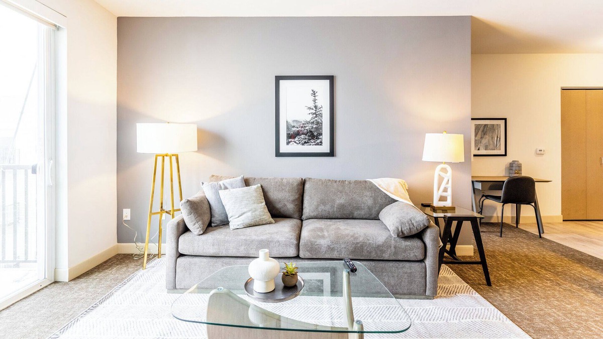 Brookfield Apartment | Modern Apartment in Prime Location (ID8269X45)