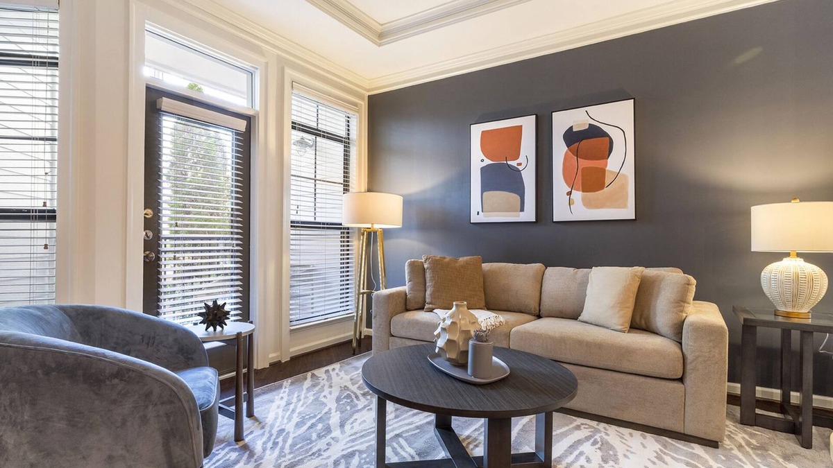 North Brookhaven Apartment | Modern Apartment in Prime Location (ID2066X11)