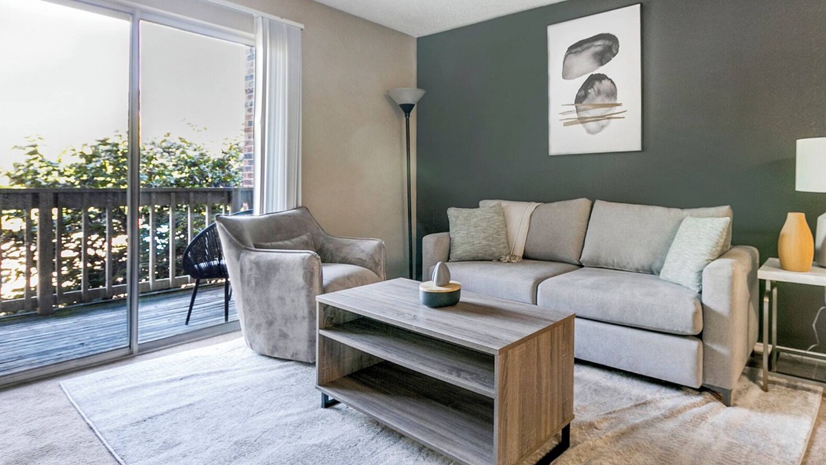 Woodlawn Apartment | Modern Apartment in Prime Location (ID7025X65)