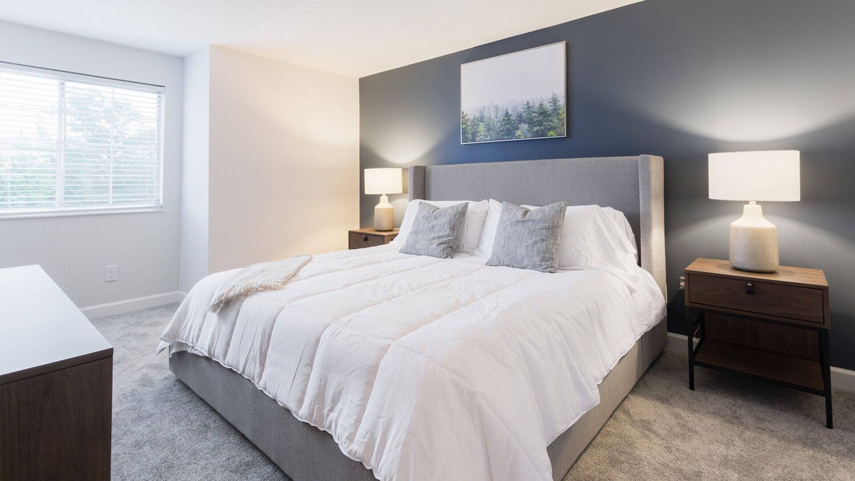 Fort Wright Apartment | Modern Apartment in Prime Location (ID6484X14)