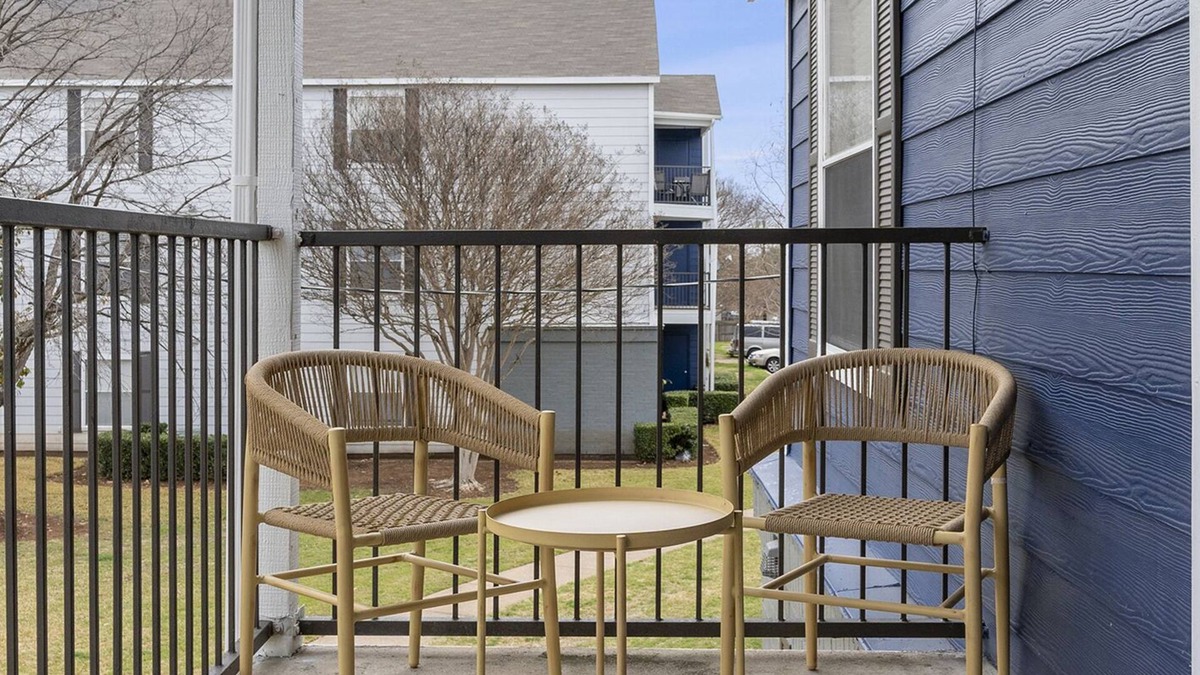 Georgetown Apartment | Modern Apartment in Prime Location (ID9170X94)
