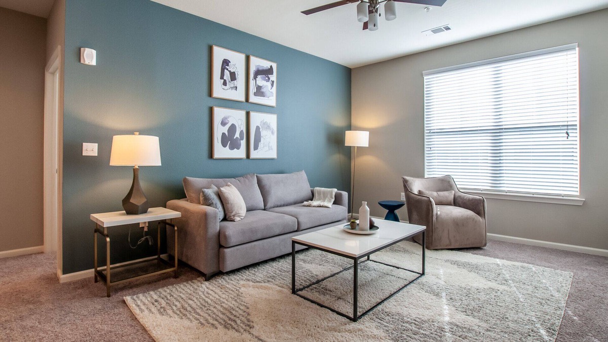 Huntsville Apartment | Modern Apartment in Prime Location (ID3736X9)