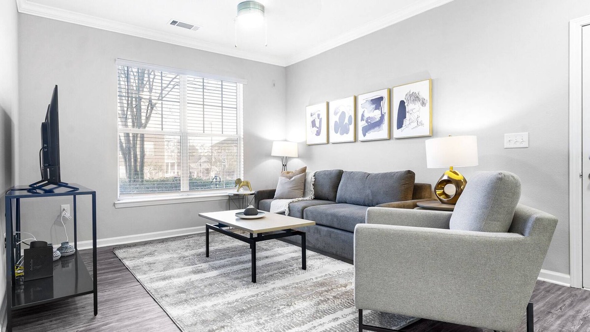 Raleigh Apartment | Modern Apartment in Prime Location (ID9181X43)