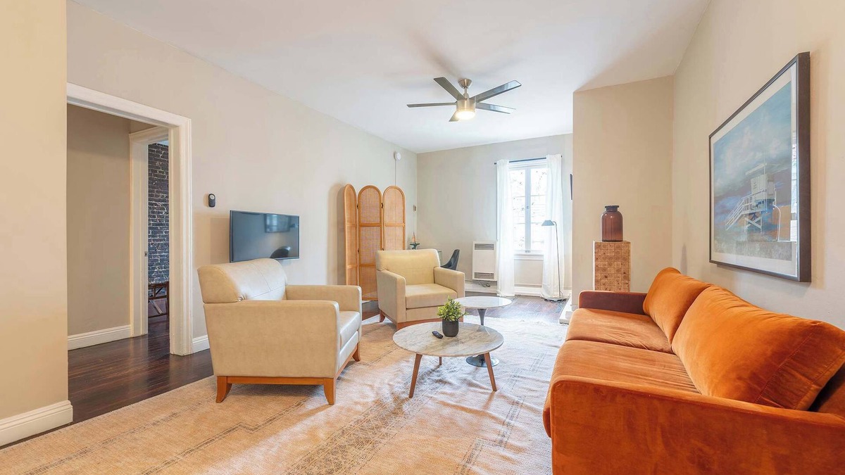 Koreatown Apartment | Modern Apartment in Korea Town