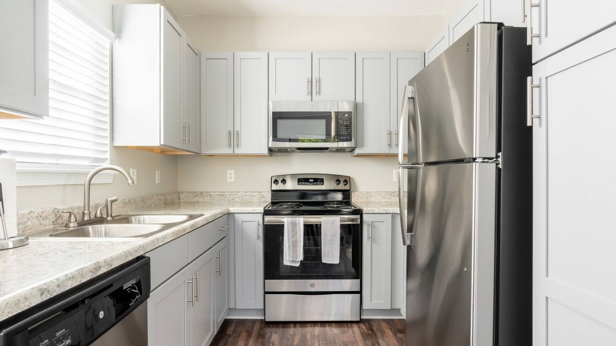 Midlothian Apartment | Modern Apartment in Prime Location (ID7365X03)