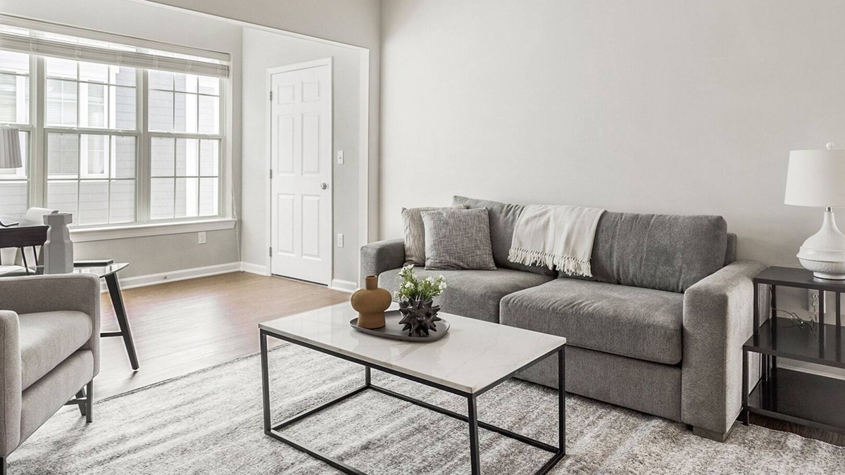 Midlothian Apartment | Modern Apartment in Prime Location (ID1249X738)