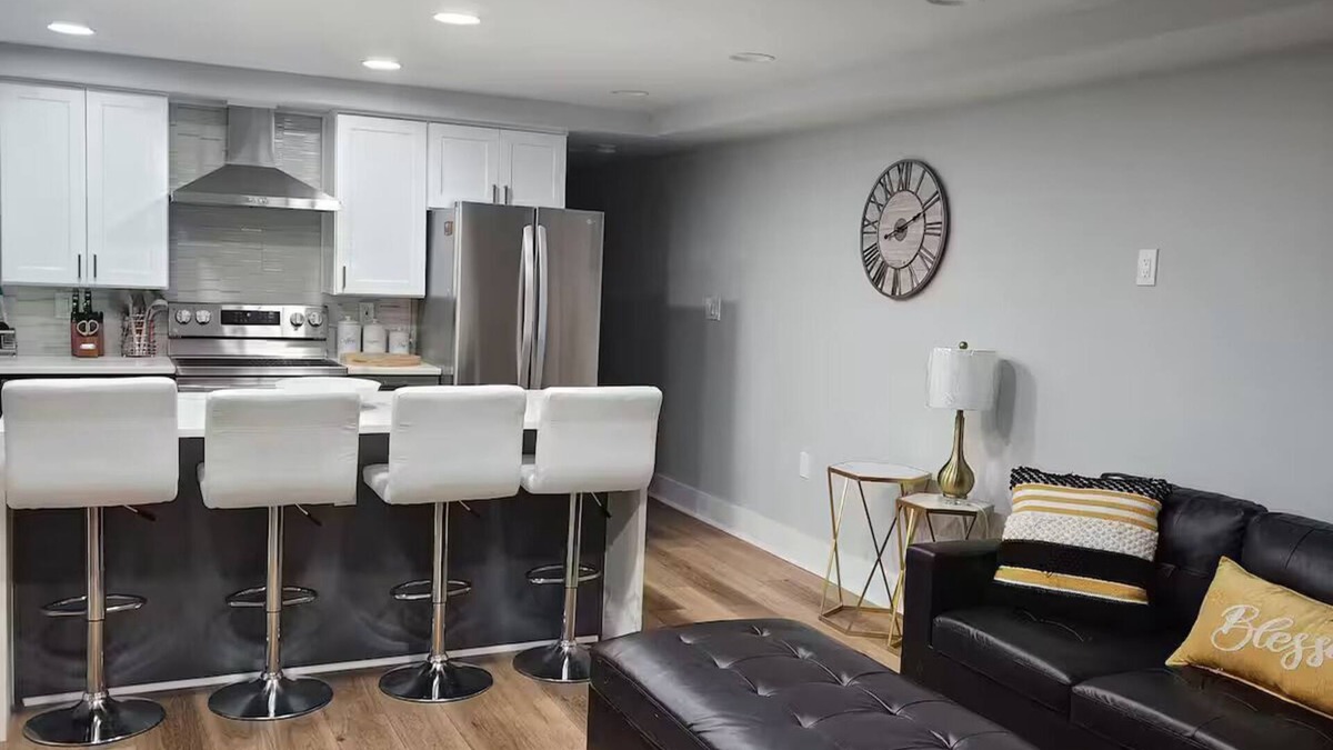 Eckington Apartment | Modern Apartment in Prime NE DC