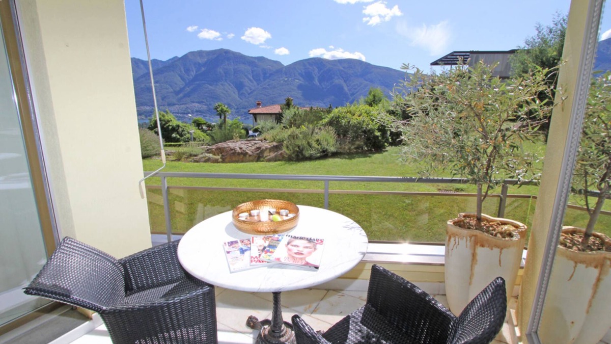 Ascona Apartment | Modern apartment in well-kept residence with indoor pool