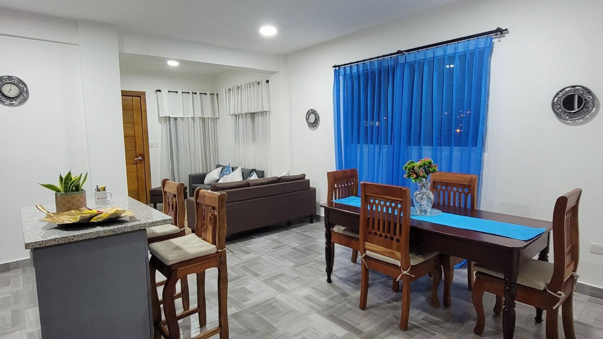 Ensanche Miramar Apartment | Modern apartment, ocean and mountain views