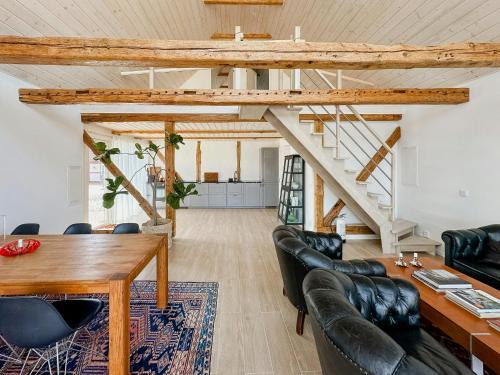 Jonstorp House | Modern Apartment On Historic Horse Farm