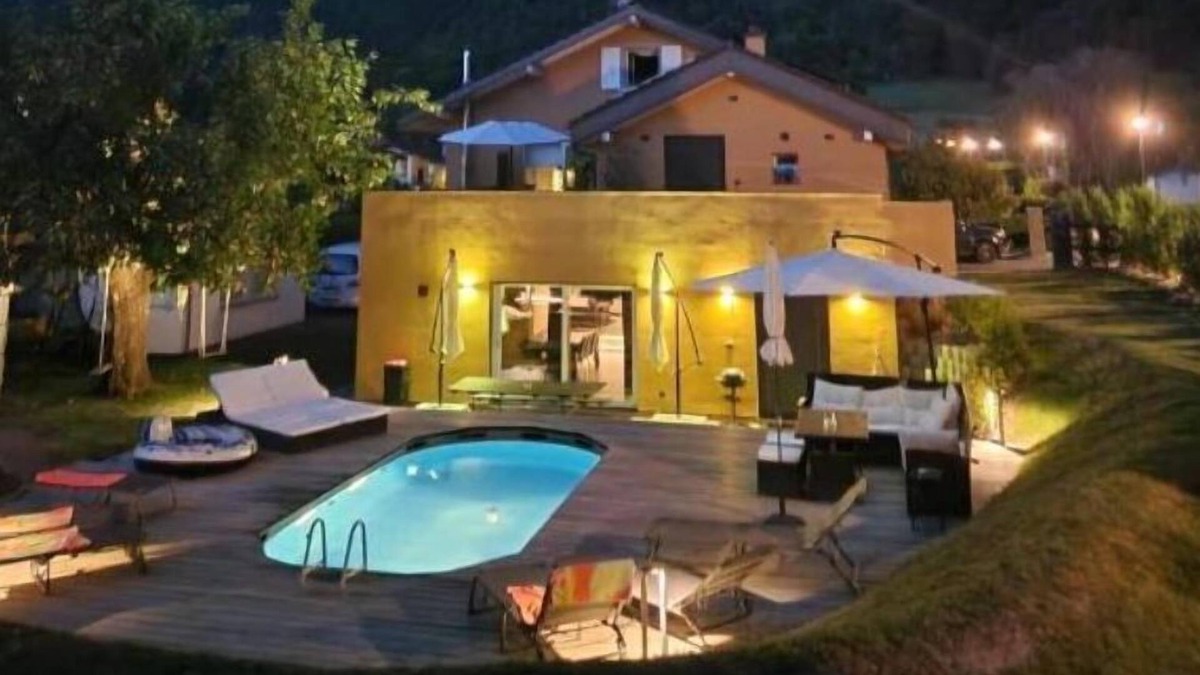 Les Posses-sur-Bex Apartment | Modern apartment surrounded by greenery, 20 minutes from the ski slopes and the lake