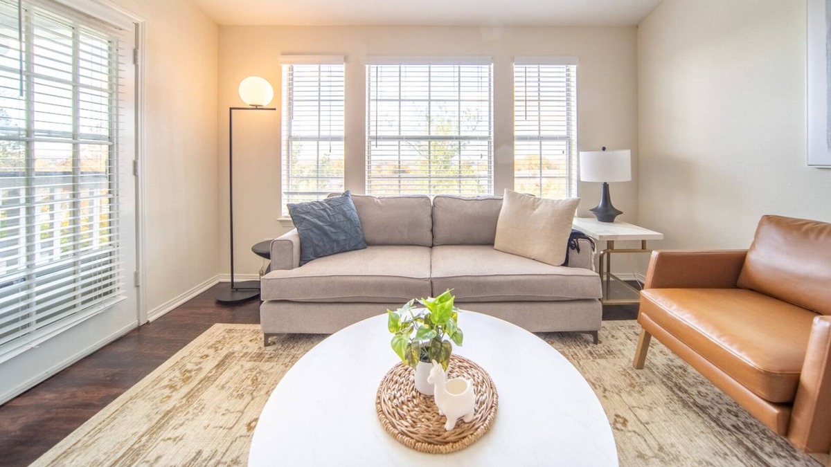 North Royalton Apartment | Modern Apartment in Prime Location (ID2720X30)