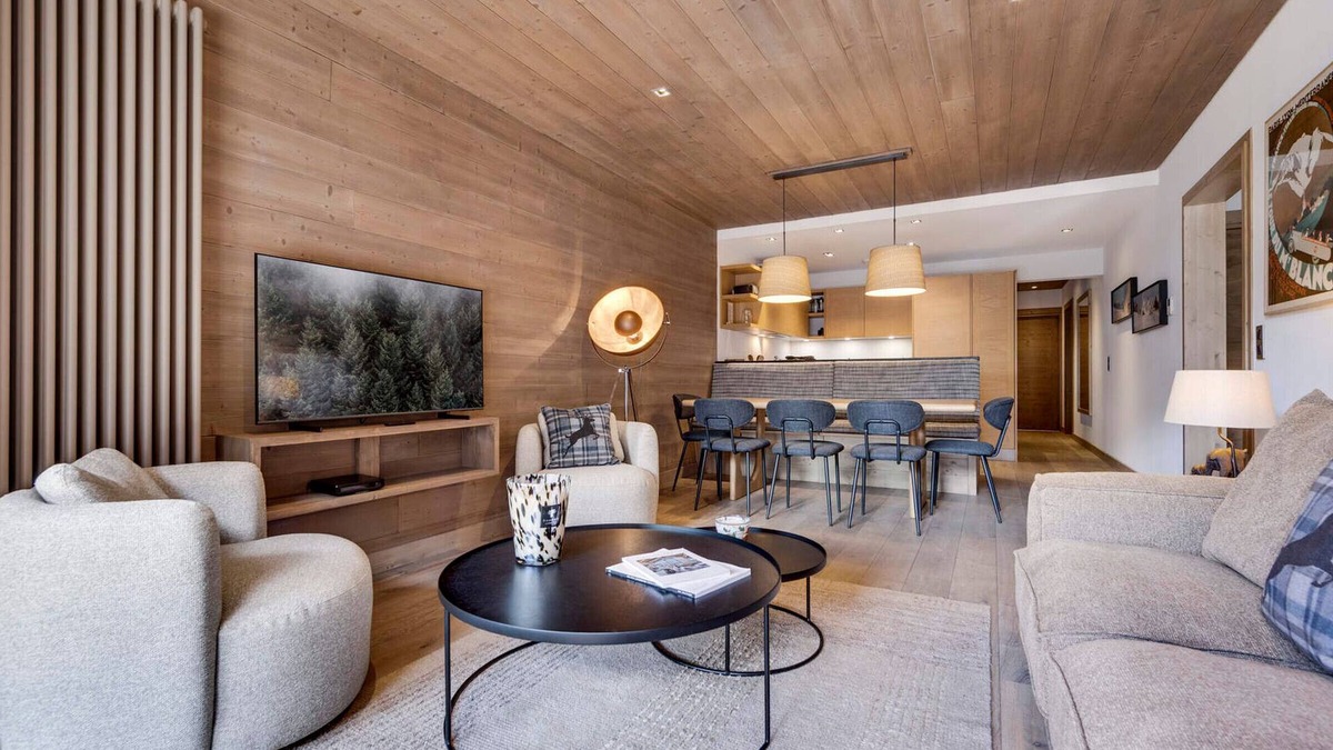 Le Cret Apartment | Modern Apartment with Terrace, Close to Center, Sleeps 8