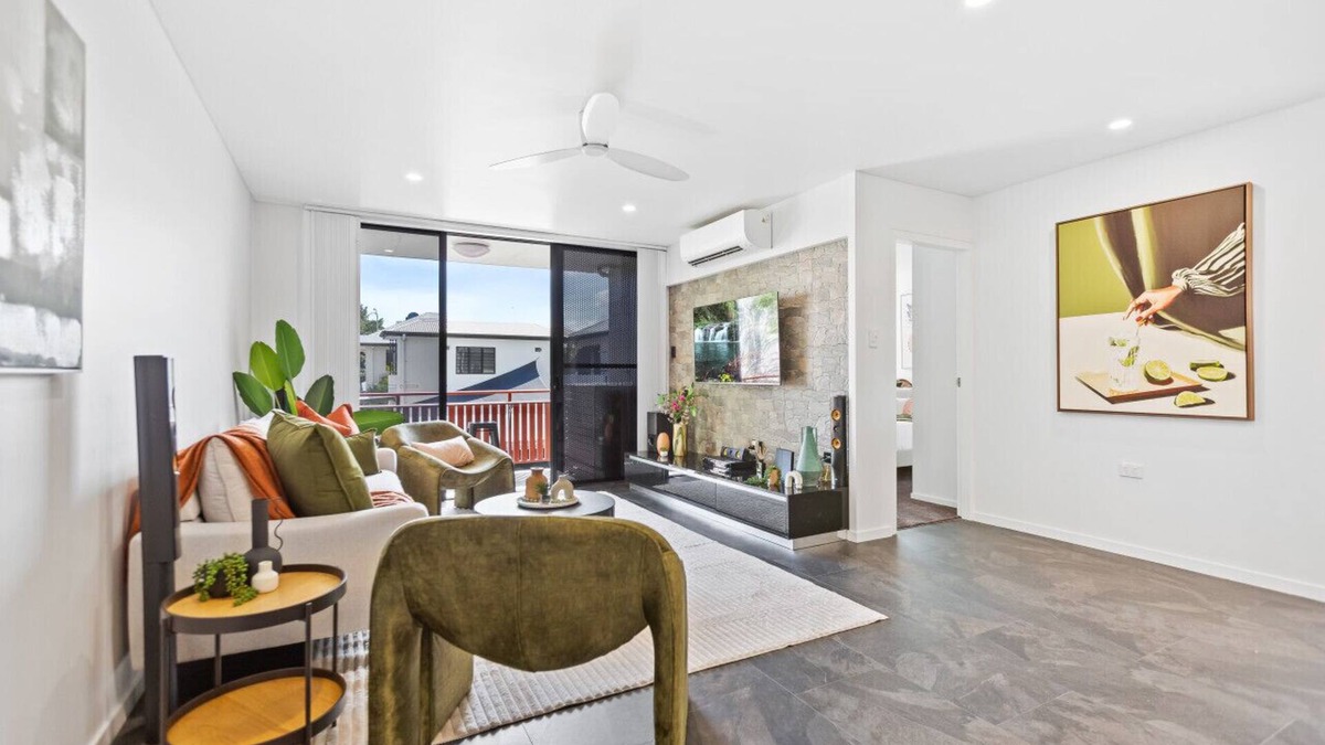 Cairns North Apartment | Modern Apartment with Esplanade Views Near the Hospital