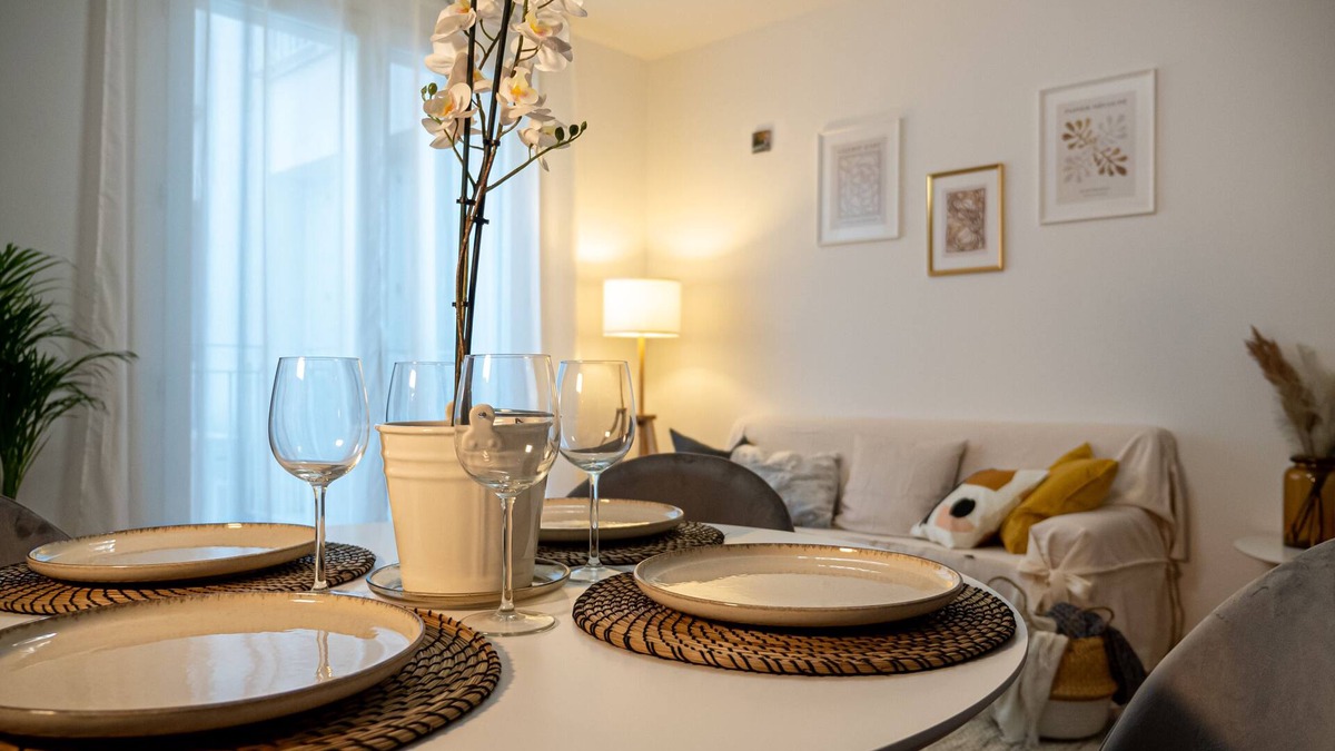 Mantua Apartment | Modern apartment with private park - Maison Blanche