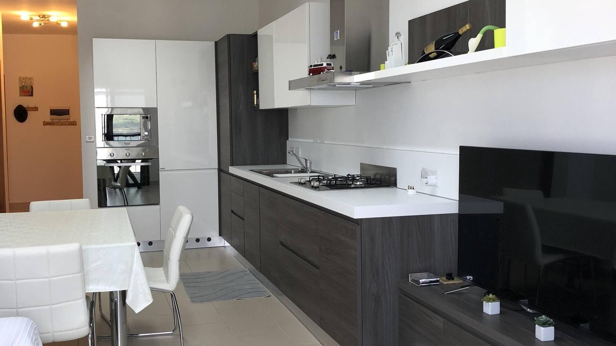 Għadira Apartment | Modern apartment with sea view