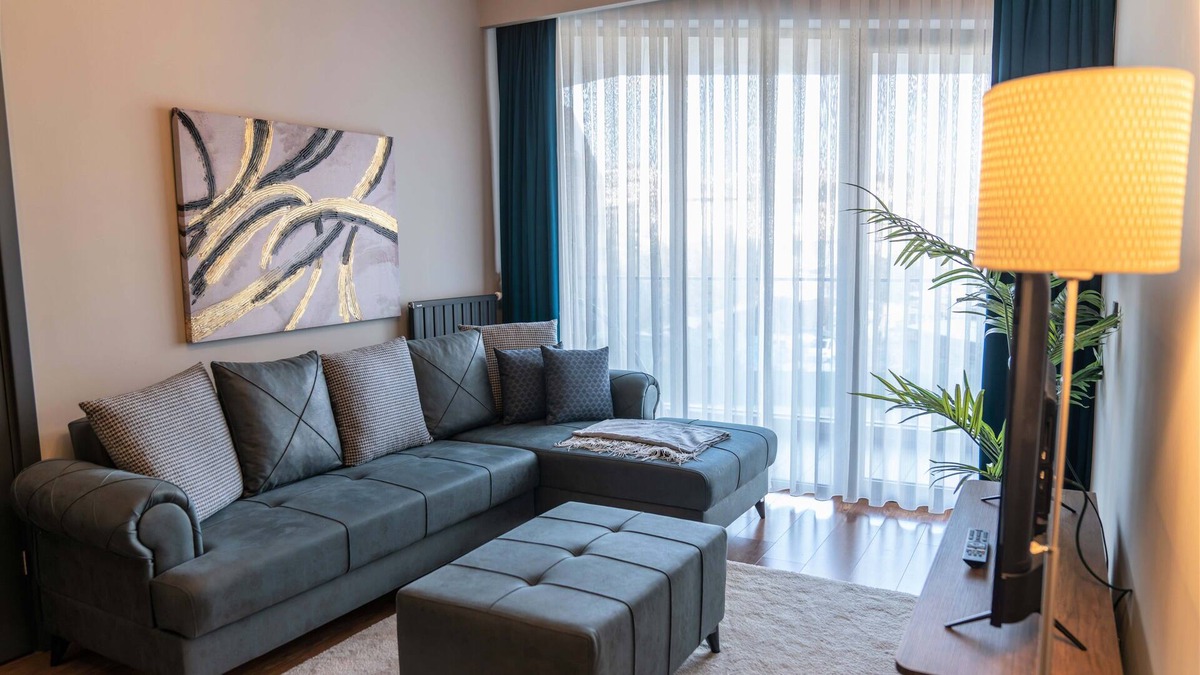 Beyoglu Apartment | Modern Apartment with On-Site Gym and Spa