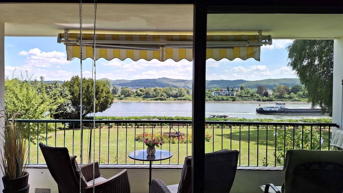 Remagen Apartment | Modern apartment with views of the Rhine and Siebengebirge mountains