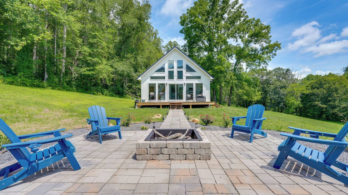 Dryden House | Modern Appalachian Vacation Rental w/River Access