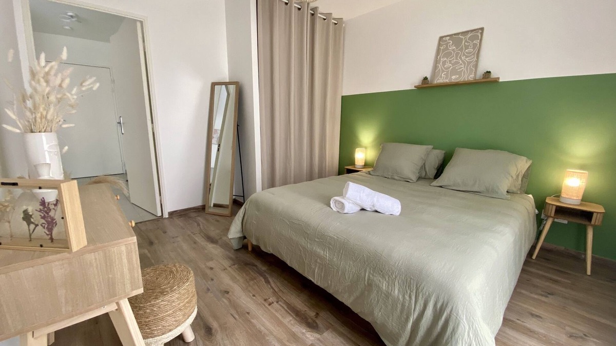 Saint-Priest Apartment | Modern Appartement Pour 4pers Near Aeroport, Eurexpo and Lyon- Terrasse-parking