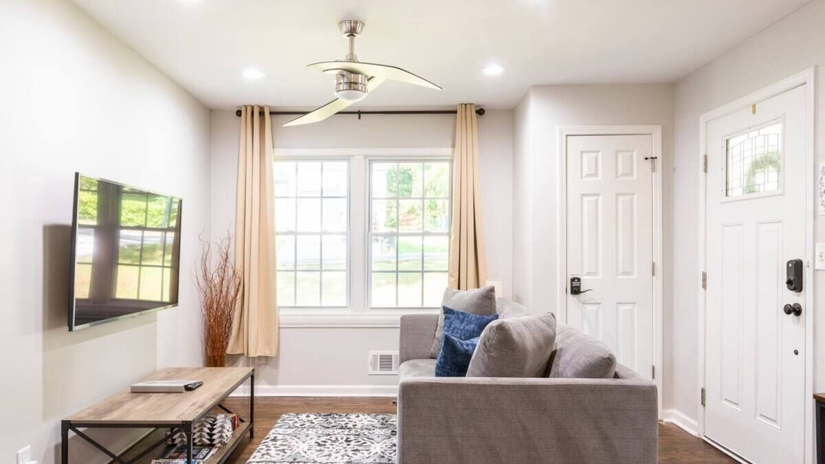 Jefferson Park House | Modern APT 4 Beds Mins to Atlanta Airport & Downtown 🔥