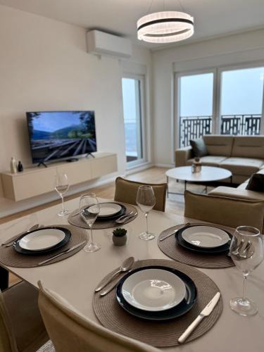 Çagllavicë Apartment | Modern Apt Near Bus Station