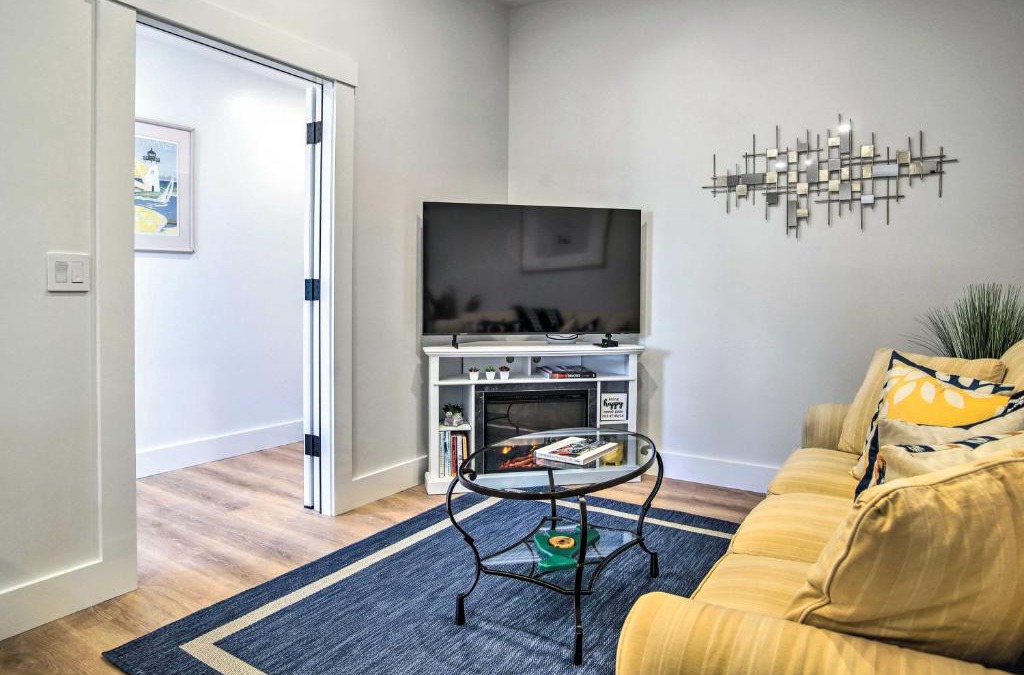 Lagoon Heights Apartment | Modern Apt Near Marthas Vineyard Beaches!
