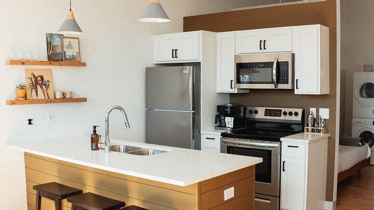Duluth Apartment | Modern Apt w/Gym, Elevator, Coffee Shop | 204