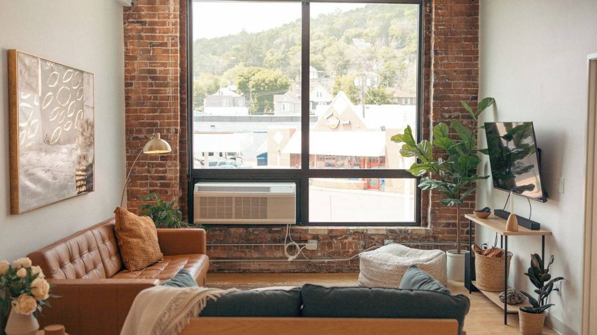 Duluth Apartment | Modern Apt w/Gym, Elevator, Coffee Shop | 222