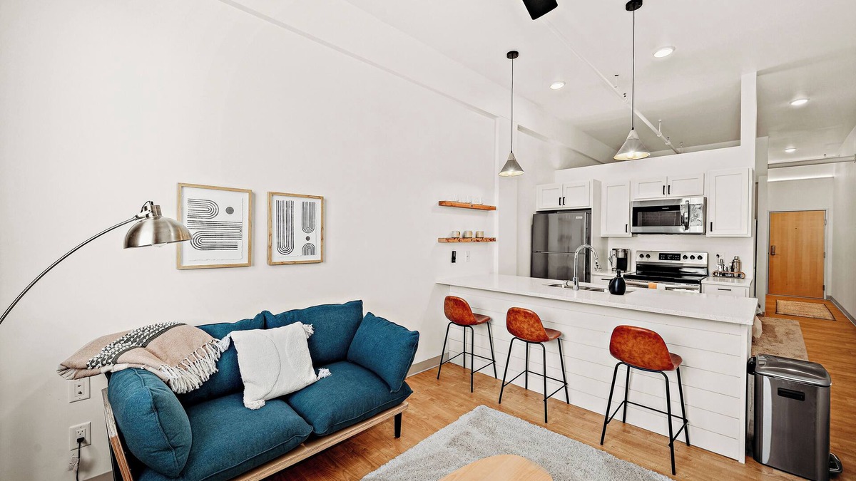 Duluth Apartment | Modern Apt w/Gym, Elevator, Coffee Shop | 221