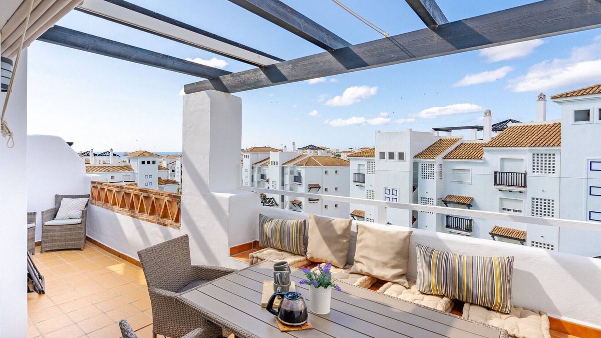 San Luis de Sabinillas Apartment | Modern apt with sea views, two poolareas, close to parks & beaches Manilva