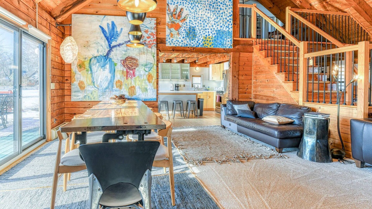 Wallkill House | Modern, Artsy, & Lofty Log Home