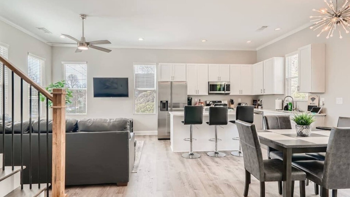 Pittsburgh House | Modern Atlanta Haven