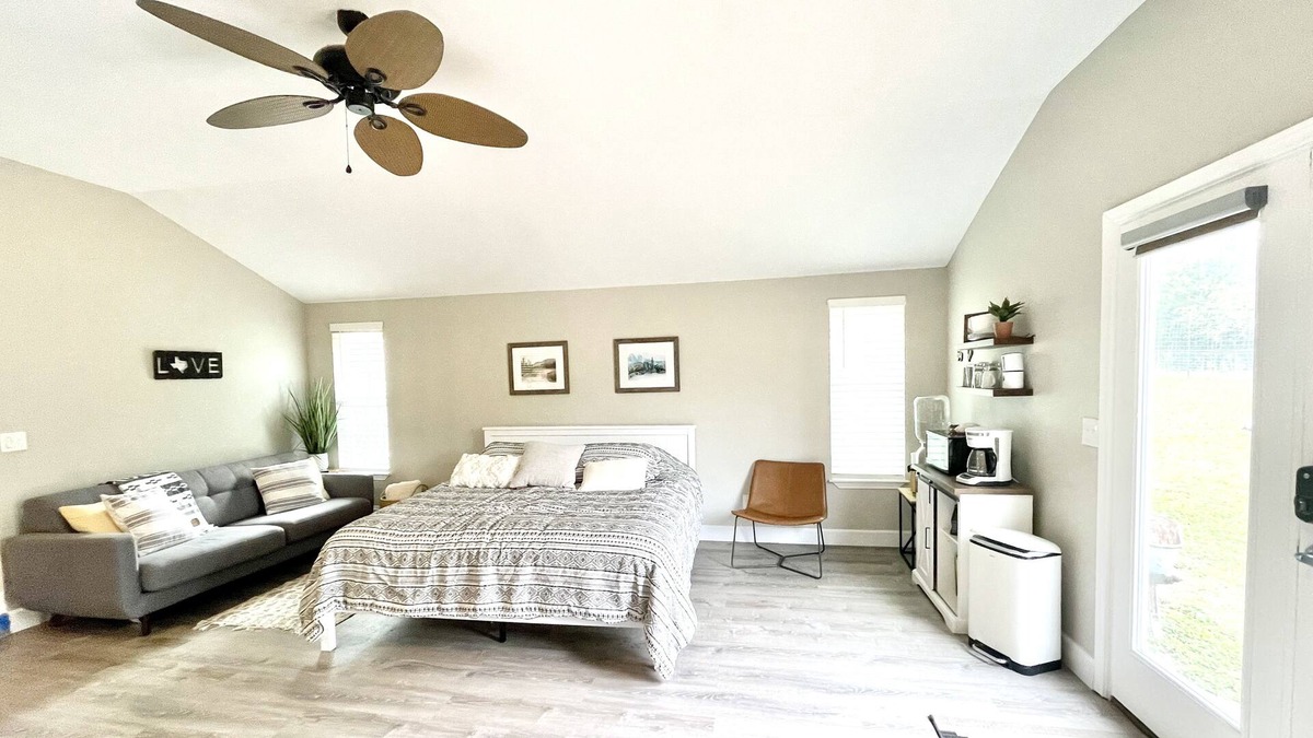 Cedar Creek Apartment | Modern Attached Guest Suite Getaway