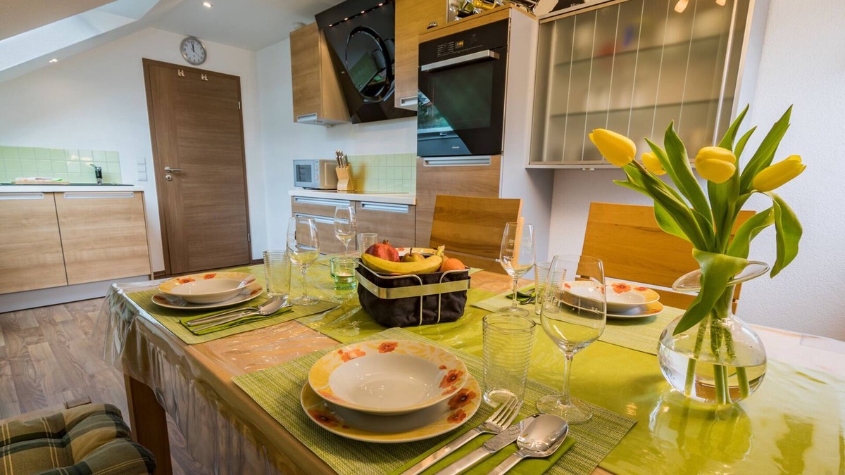 Konigheim Apartment | Modern attic holiday apartment (68 sqm) on the edge of the lovely Tauber Valley