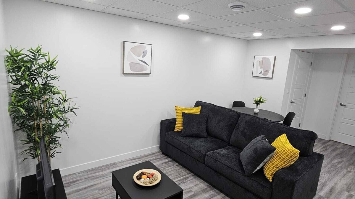 Winnipeg Apartment | Modern Basement suite with seperate entrance close to grocery, restaurant & mall