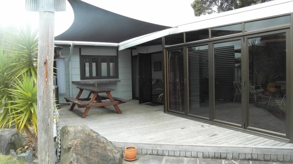 Whangamata House | Modern beach-fringe bach. Ideal for family groups
