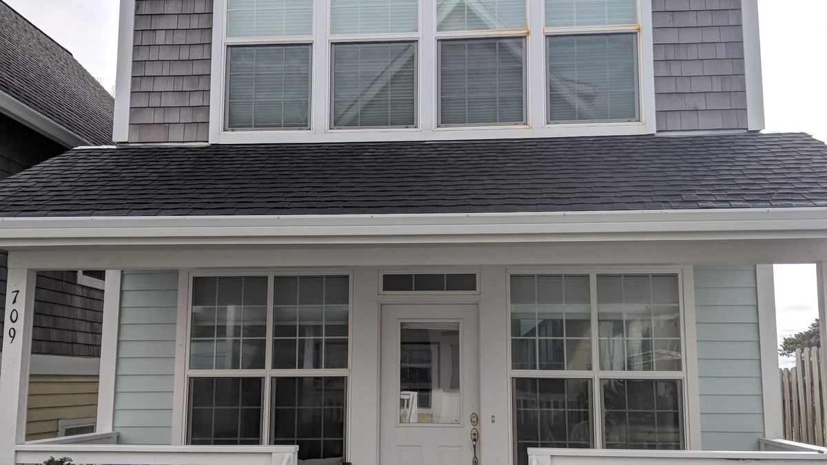 Newport House | Modern Beach House in Historic Nye Beach. Pet Friendly. Walk to the Beach