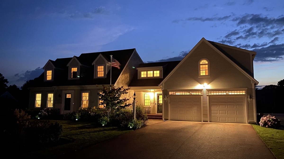 Barnstable House | Modern Beach House, Private Beach Rights, Minutes from Barnstable Village