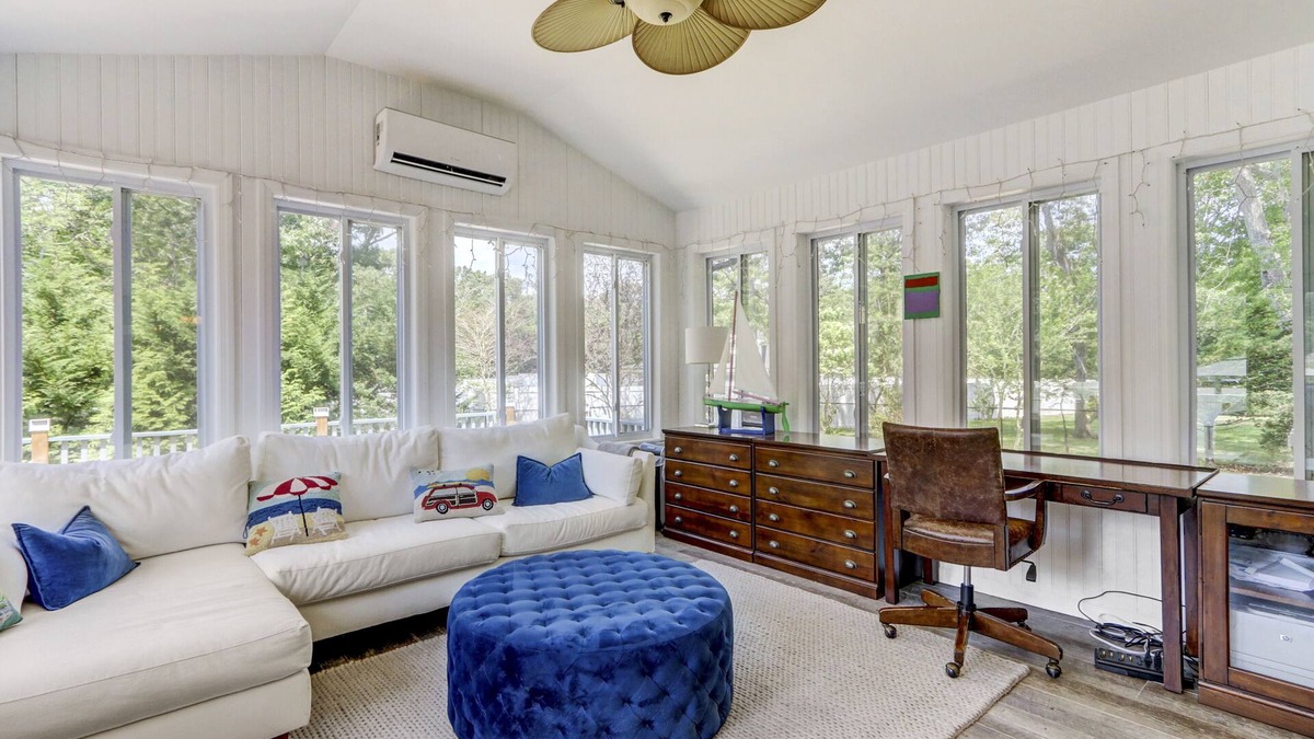 Hampton Bays House | Modern Beach house-5 minutes from the beach!