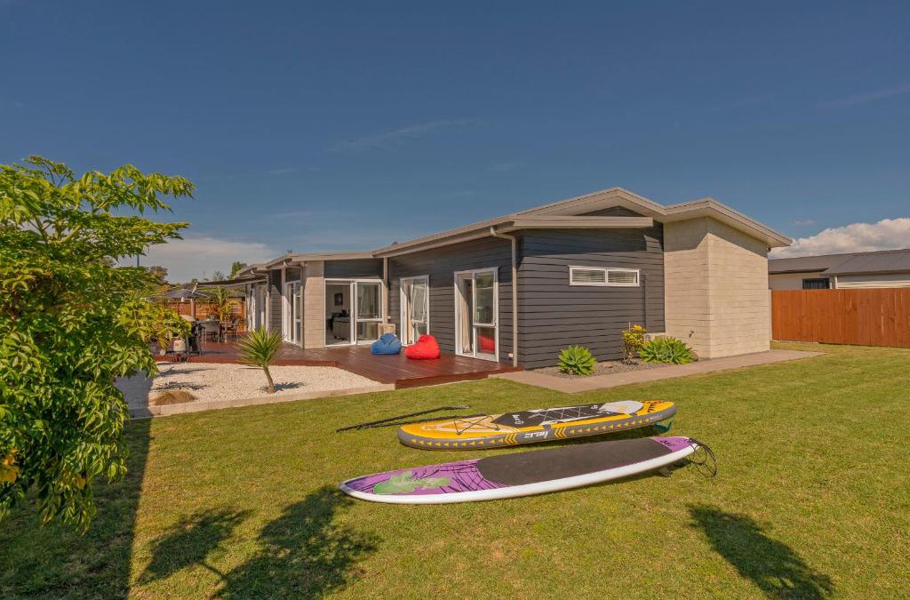 Whitianga House | Modern Beach Pad - Whitianga Holiday Home